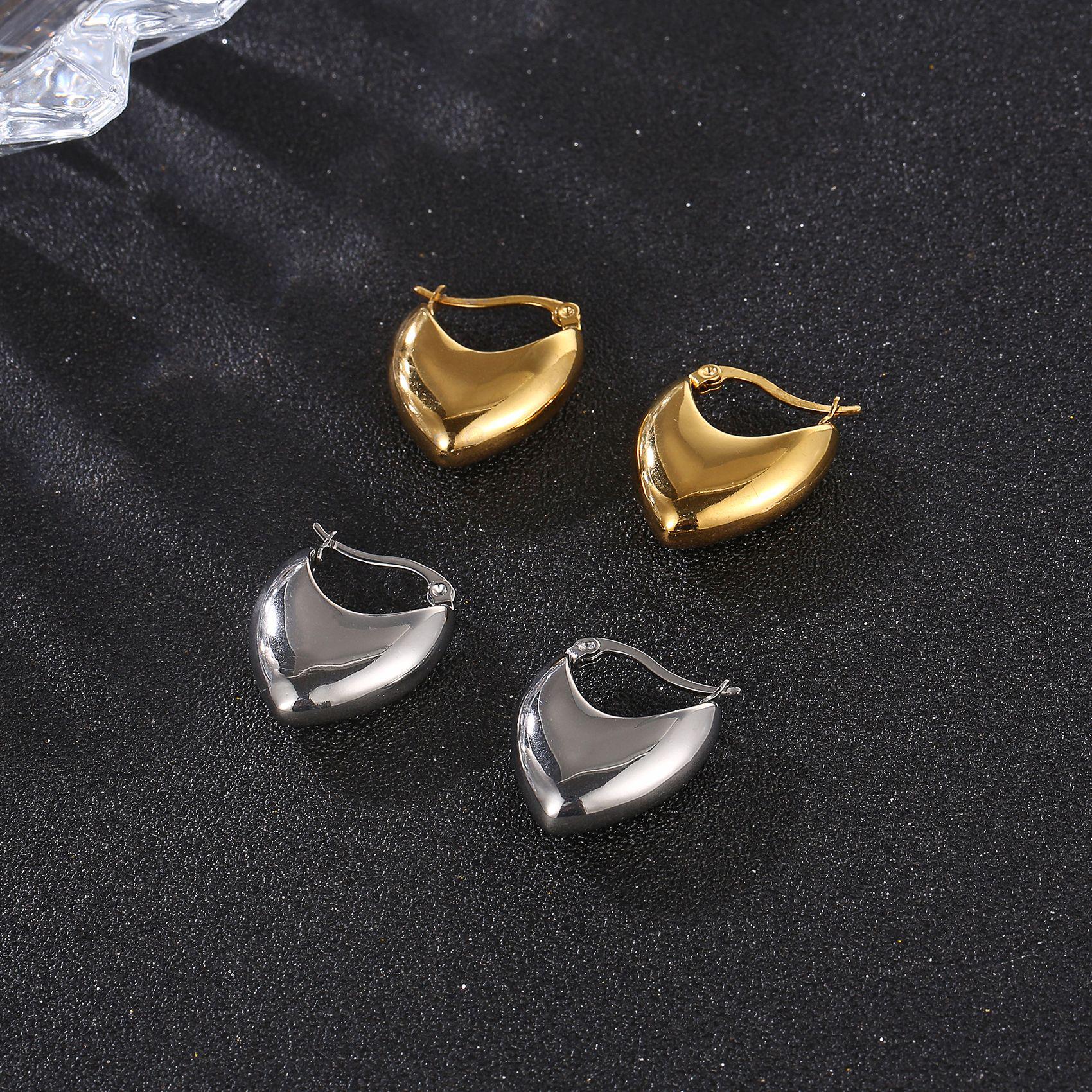 18K Gold-Plated Titanium Steel Irregular Heart Earrings for Women - European and American Style
18K Gold-Plated Titanium Steel Irregular Heart Earrings for Women - European and American Style