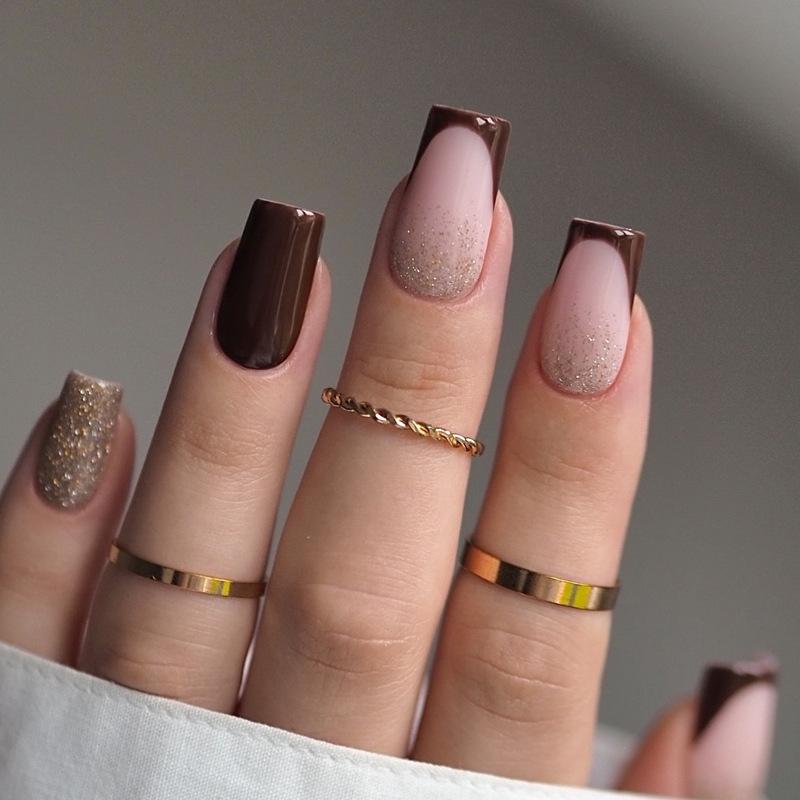 Hot-Selling Wearable Gold Powder Color Block French Nail Art Set - 24 PCS. Glue Version
Hot-Selling Wearable Gold Powder Color Block French Nail Art Set - 24 PCS. Glue Version