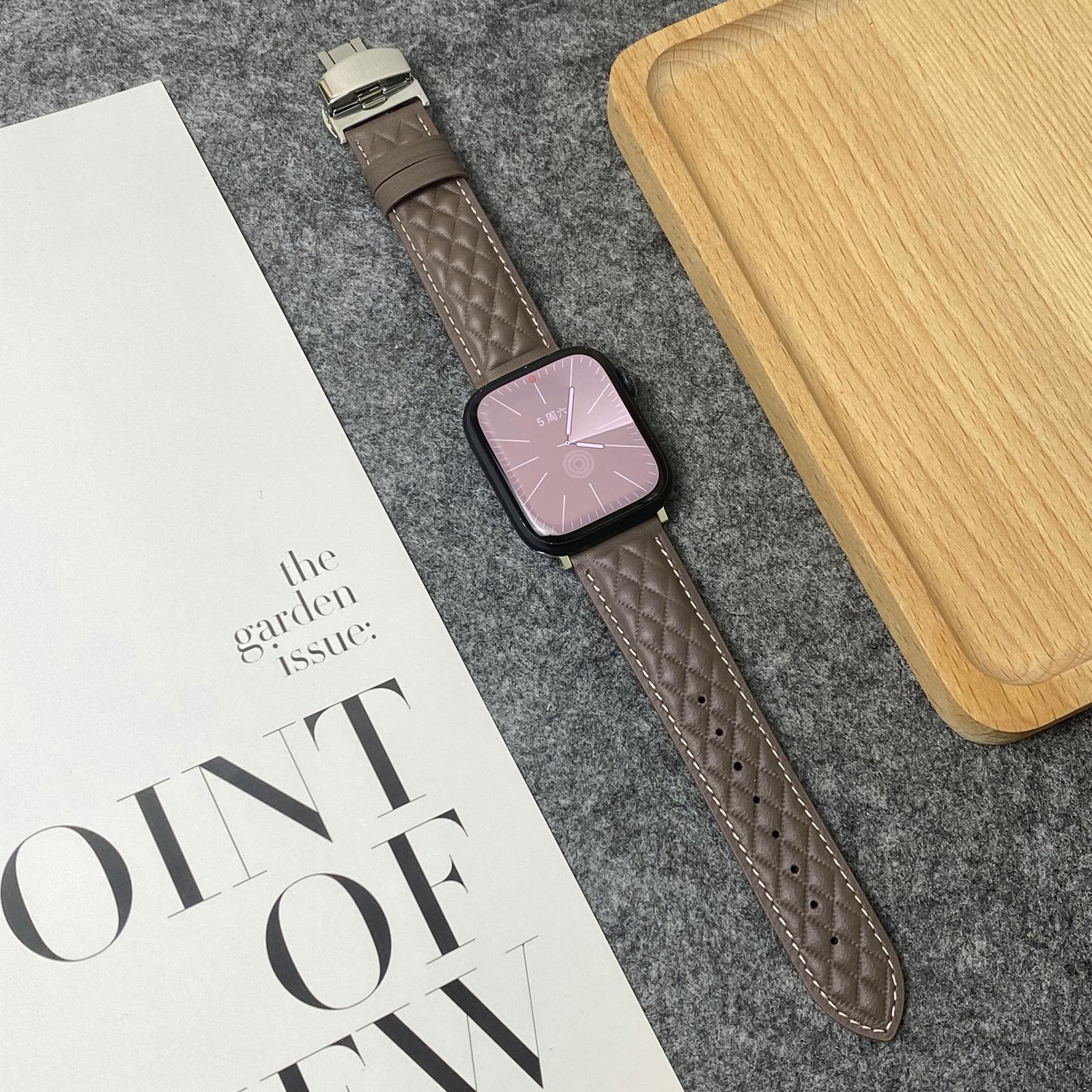 Genuine Cowhide Leather Strap for Apple Watch Series 10 46mm/Ultra 2/Ultra 49mm/9 8 7 45mm/SE (2023) SE (2022) SE 6 5 4 44mm/3 2 1 42mm Black
Genuine Cowhide Leather Strap for Apple Watch Series 10 46mm/Ultra 2/Ultra 49mm/9 8 7 45mm/SE (2023) SE (2022) SE 6 5 4 44mm/3 2 1 42mm Black