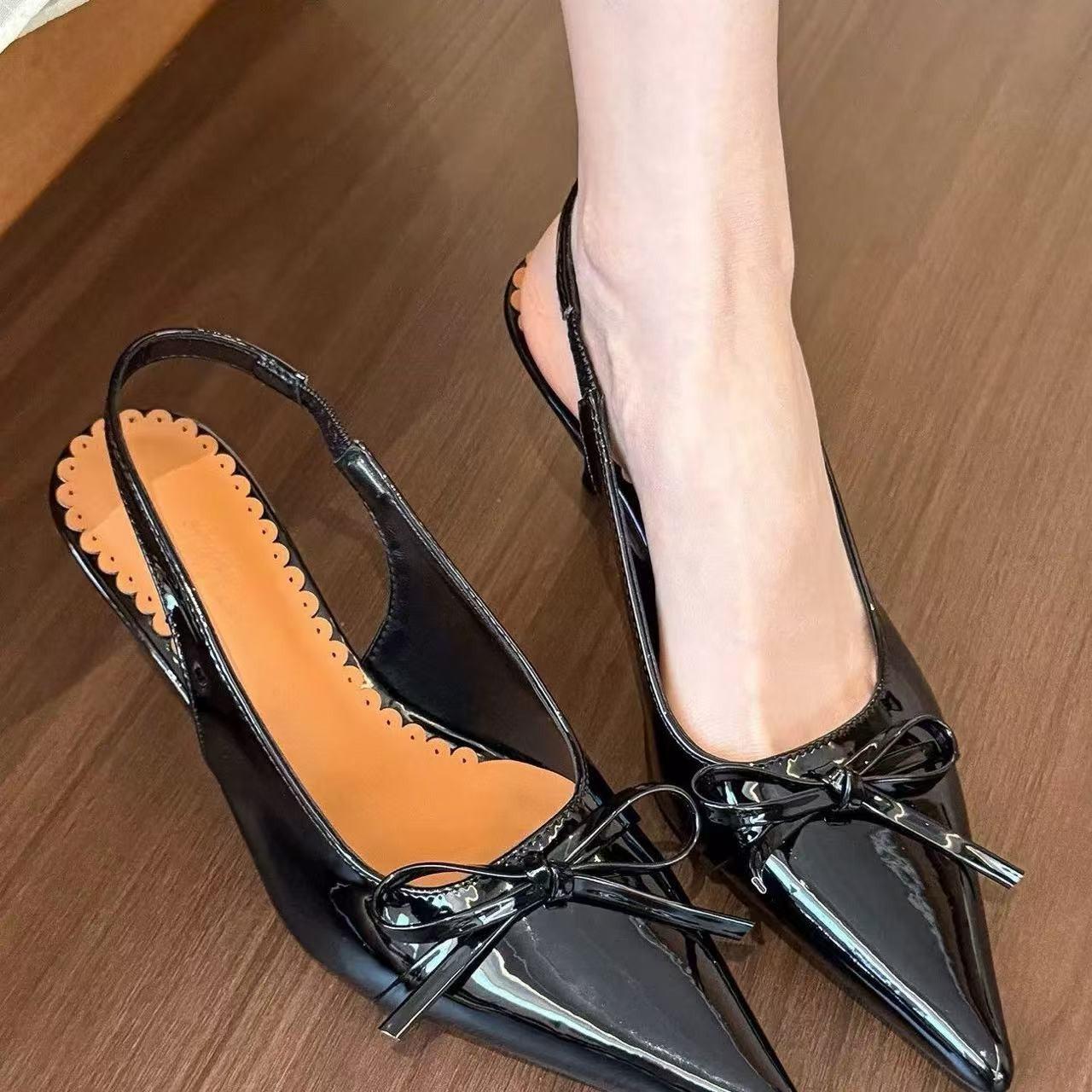 Retro socialite black bag head sandals fairy shoes casual new spring and summer pointed high heels single shoes 40 чорний
Retro socialite black bag head sandals fairy shoes casual new spring and summer pointed high heels single shoes 40 чорний