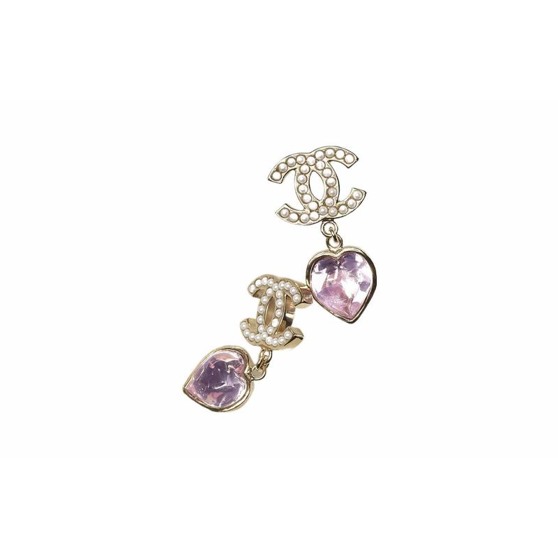 CHANEL Pink Heart Crystal Pearl Metal Earrings Women s Gold/Pink рожевий
CHANEL Pink Heart Crystal Pearl Metal Earrings Women s Gold/Pink рожевий