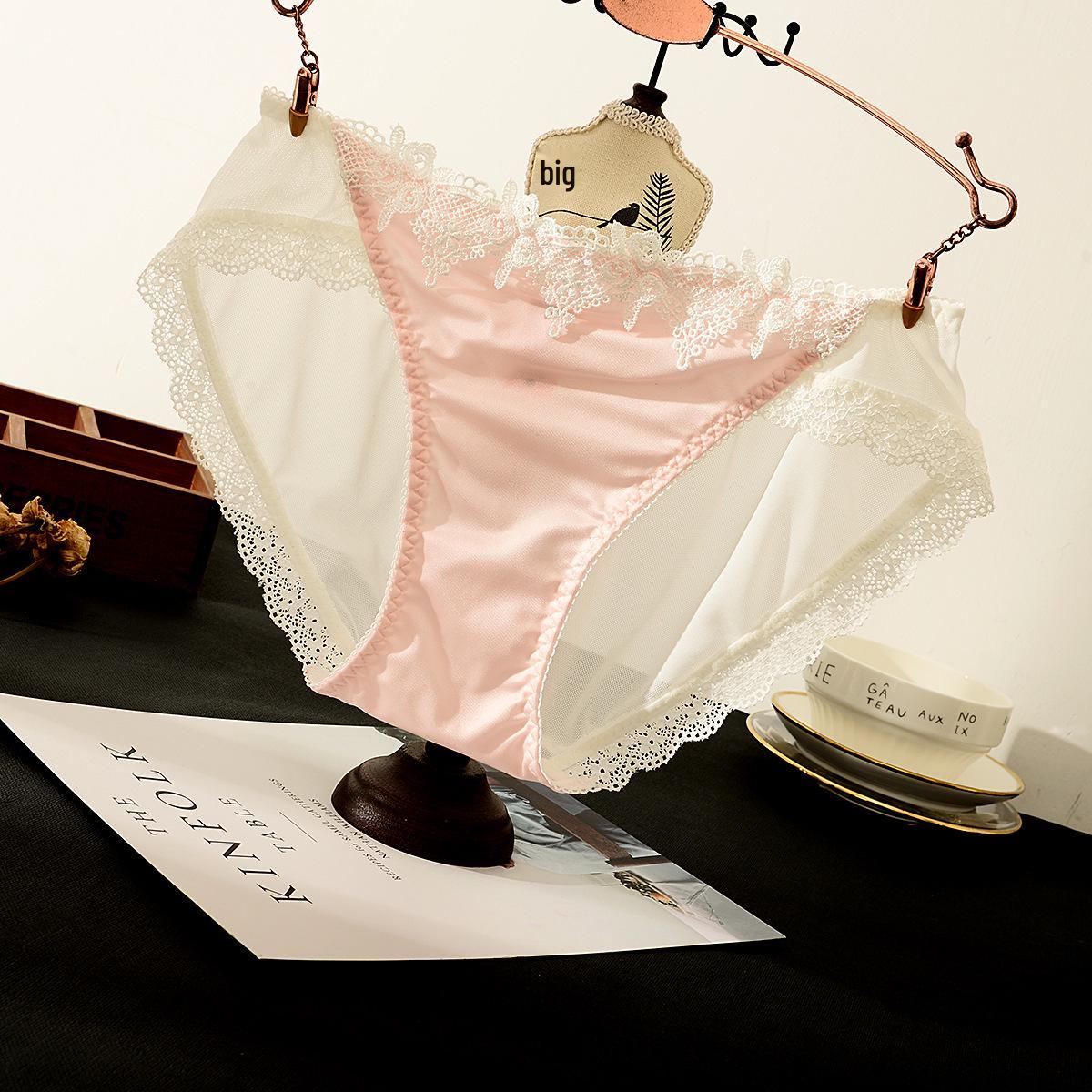 Сексуальные женские трусики из молочного шелка, кружева и сетки - Sentiment 1655 M (Suitable for 80-100 jin)
Сексуальные женские трусики из молочного шелка, кружева и сетки - Sentiment 1655 M (Suitable for 80-100 jin)