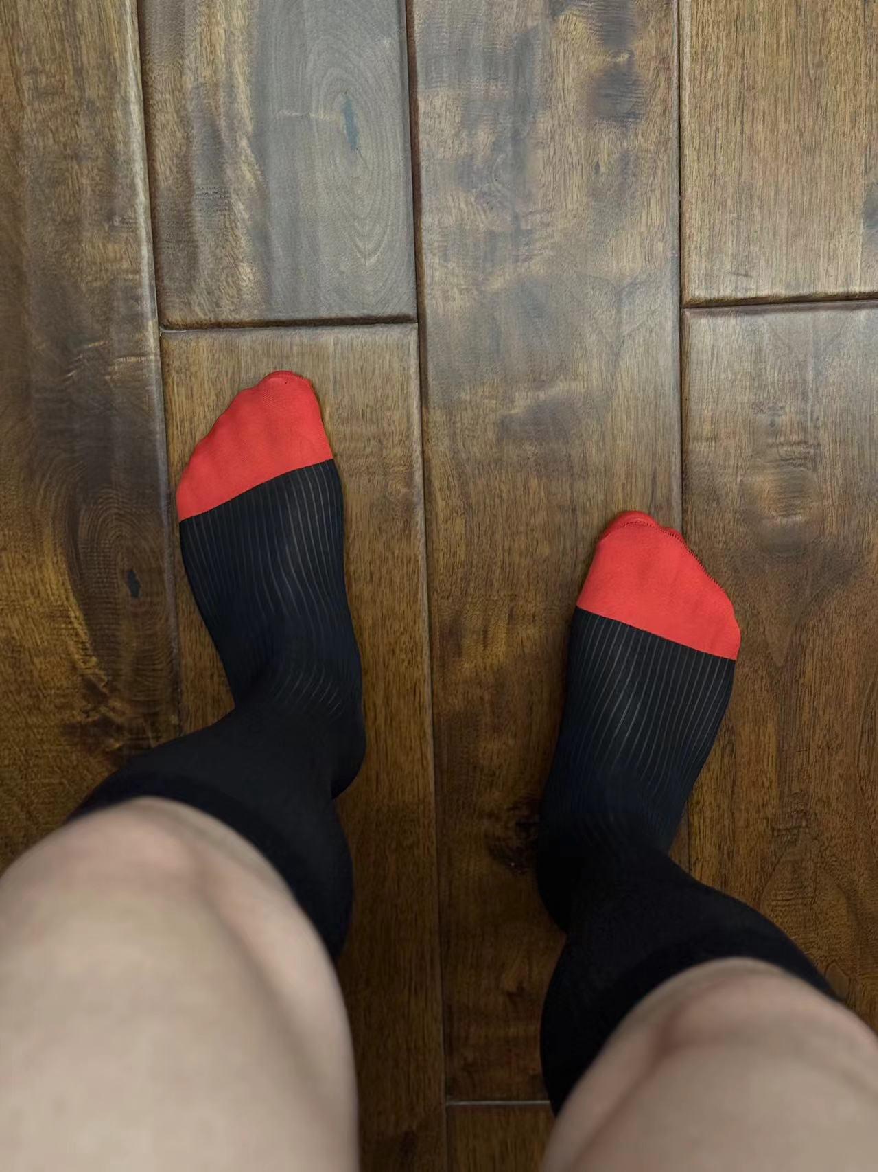 Zhou Men s Business Red Toe Pinstripe Mid-Length Formal Stockings One Size, Regular Thickness, No Heel
Zhou Men s Business Red Toe Pinstripe Mid-Length Formal Stockings One Size, Regular Thickness, No Heel