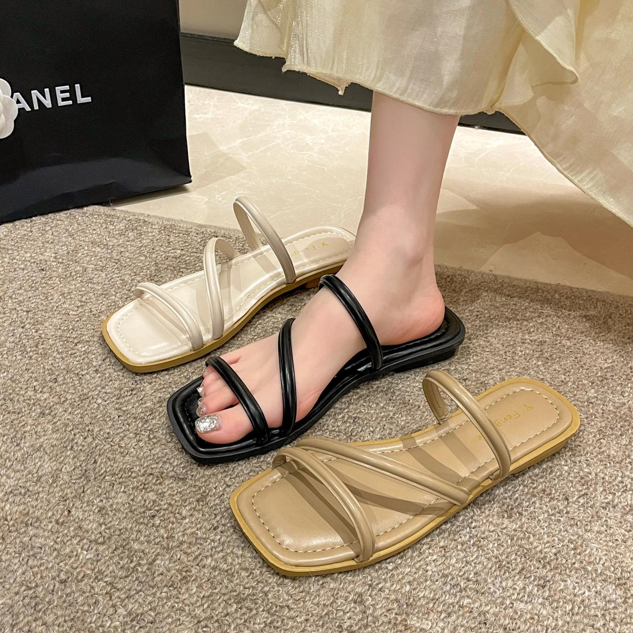 Foreign trade 2024 new summer casual flat heel one-word square head one-pedal PU flat bottom women s cool slippers 35
Foreign trade 2024 new summer casual flat heel one-word square head one-pedal PU flat bottom women s cool slippers 35
