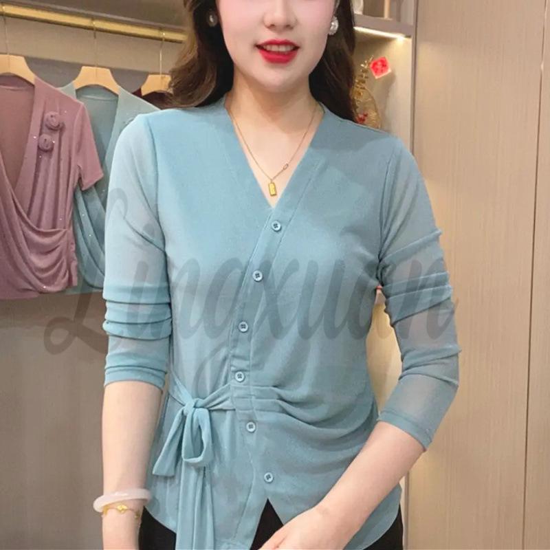2026 Autumn Slimming Long Sleeve V-Neck Mesh Top for Mothers 5XL светло-синий
2026 Autumn Slimming Long Sleeve V-Neck Mesh Top for Mothers 5XL светло-синий