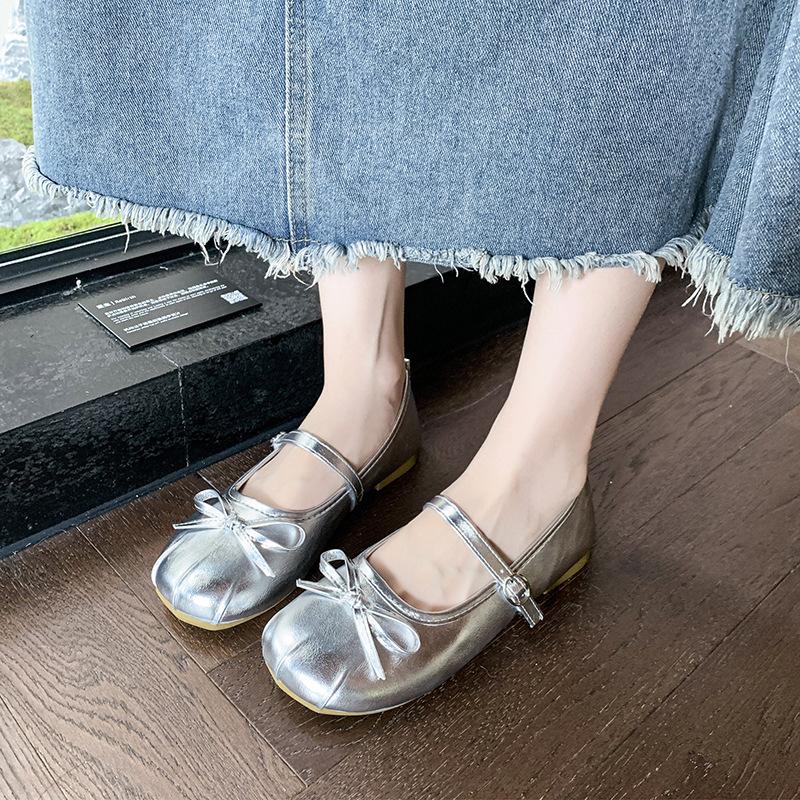 French small single shoes women s spring and summer new small leather shoes are beautiful fairy style bow with skirt Mary Jane shoes 40 серебряный
French small single shoes women s spring and summer new small leather shoes are beautiful fairy style bow with skirt Mary Jane shoes 40 серебряный
