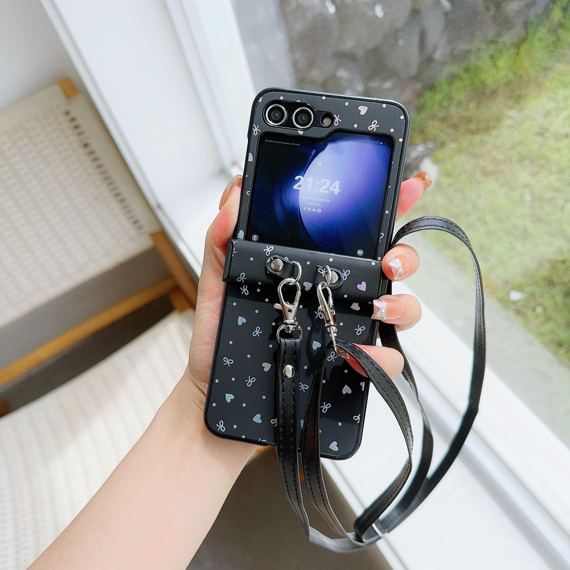 For Samsung Galaxy Z Flip7 FE 5G/Z Flip6 5G/Z Flip5 5G Heart and Bowknot Pattern PU Leather+PC Phone Cover with Crossbody Strap Black
For Samsung Galaxy Z Flip7 FE 5G/Z Flip6 5G/Z Flip5 5G Heart and Bowknot Pattern PU Leather+PC Phone Cover with Crossbody Strap Black