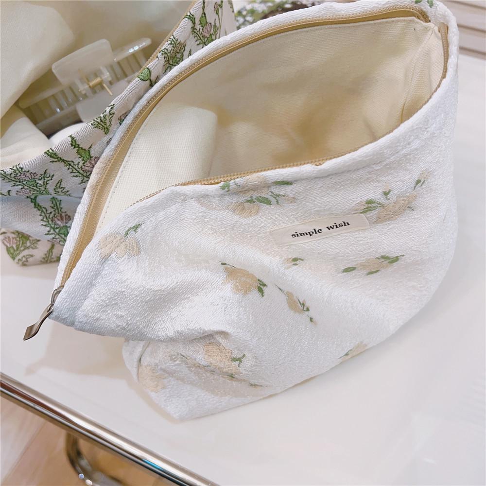 Travel Toiletry Organizer Stylish Flower Pattern Canvas Cosmetic Bag Makeup Bag Beige Flower
Travel Toiletry Organizer Stylish Flower Pattern Canvas Cosmetic Bag Makeup Bag Beige Flower