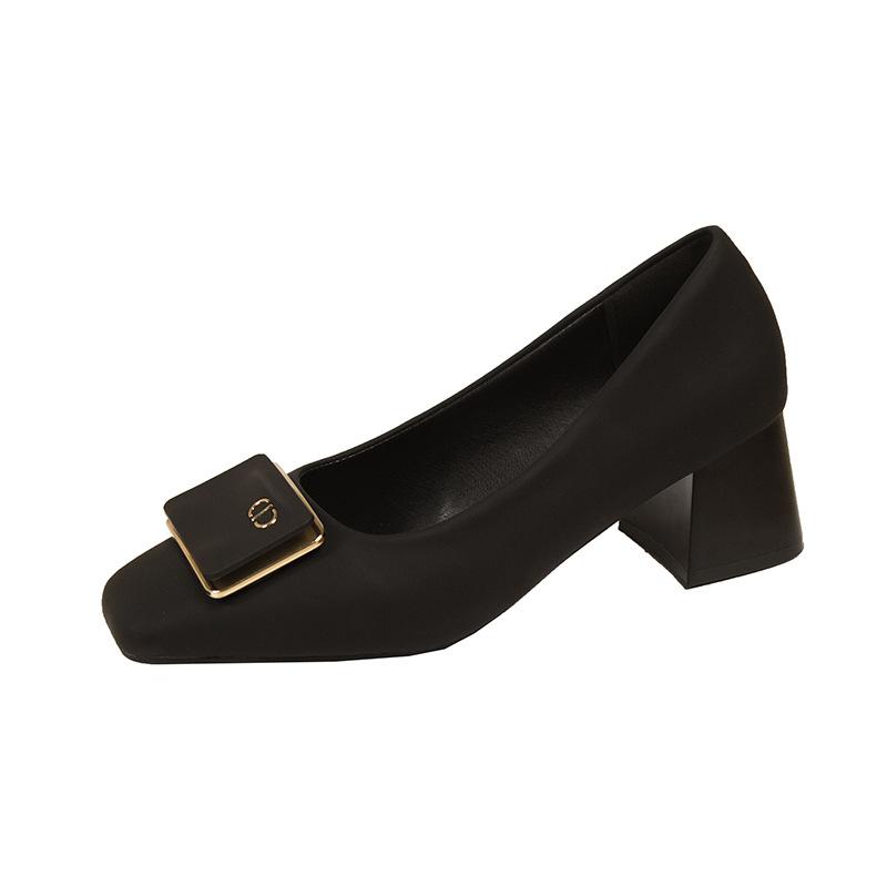 Spring single shoes women s 2024 new versatile white square heel square root thick heel square head light color women s beautiful high heels 34 чёрный
Spring single shoes women s 2024 new versatile white square heel square root thick heel square head light color women s beautiful high heels 34 чёрный