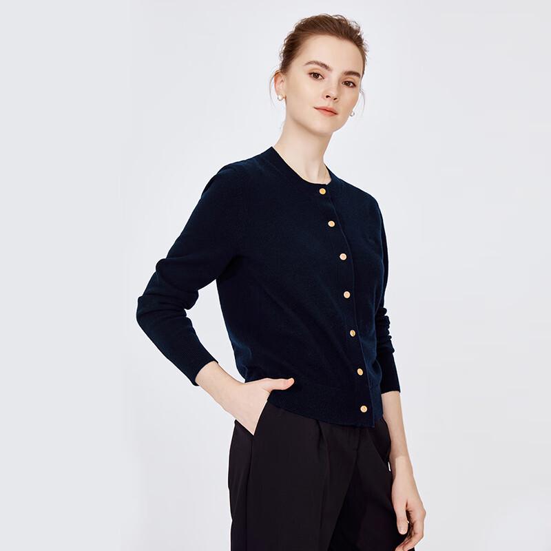 Женский кардиган свитер Navicare на осень/зиму однотонный с длинным рукавом L
Женский кардиган свитер Navicare на осень/зиму однотонный с длинным рукавом L