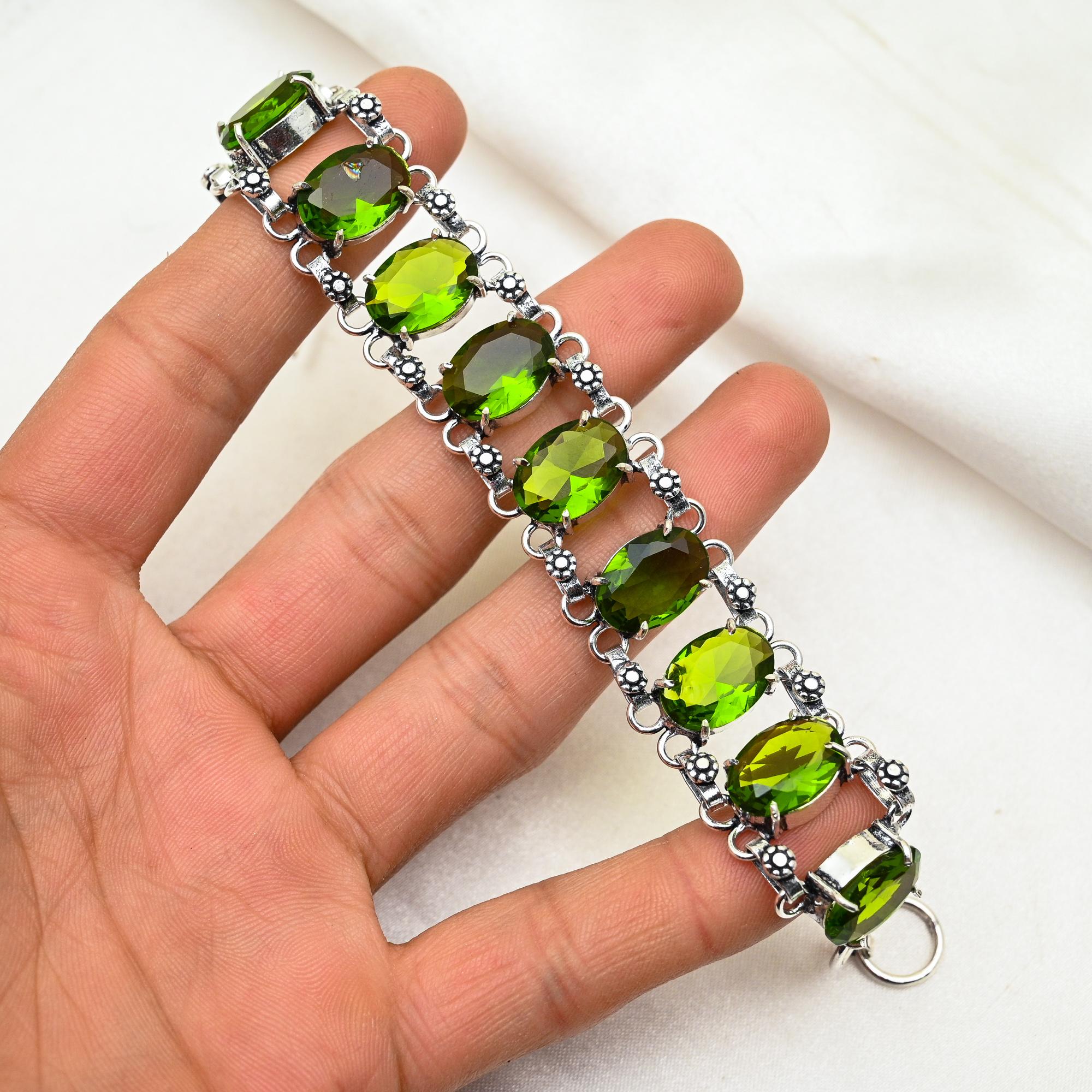 Peridot Bracelet, 925 Solid Sterling Silver Jewelry, Gemstone Bracelet, Gift For Her Handmade Dainty Jewelry 8 inches with Adjustable зелений
Peridot Bracelet, 925 Solid Sterling Silver Jewelry, Gemstone Bracelet, Gift For Her Handmade Dainty Jewelry 8 inches with Adjustable зелений