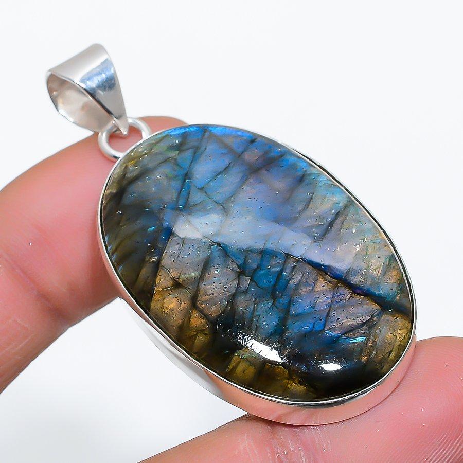 Labradorite Gemstone Handmade 925 Sterling Silver Jewelry Pendant 2.09 SU-9937
Labradorite Gemstone Handmade 925 Sterling Silver Jewelry Pendant 2.09 SU-9937