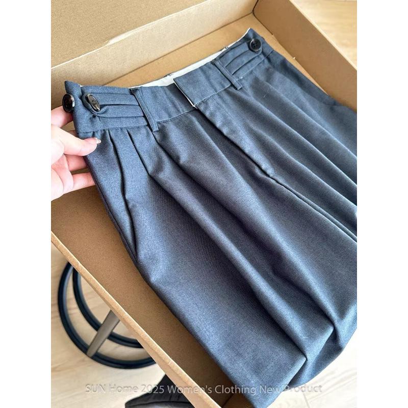 SUN! Women s High-Quality Grey Pleated Wide-Leg Trousers - Early Spring 2025 Collection. Small серый
SUN! Women s High-Quality Grey Pleated Wide-Leg Trousers - Early Spring 2025 Collection. Small серый