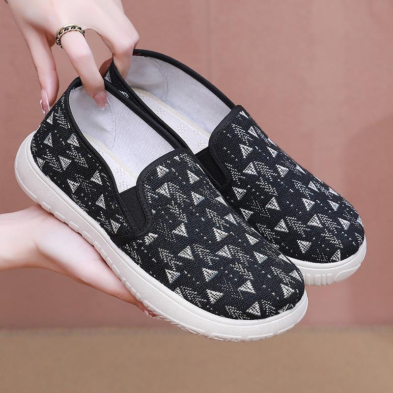 New cloth shoes comfortable casual soft-soled shoes non-slip breathable versatile mother shoes one pedal outside work shoes spring 41 чорний
New cloth shoes comfortable casual soft-soled shoes non-slip breathable versatile mother shoes one pedal outside work shoes spring 41 чорний