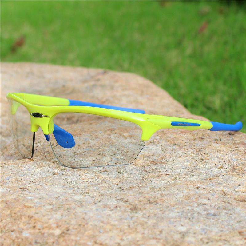 Color Changing Cycling Glasses Mountain Bike Windproof and Sand Resistant Sunglasses Outdoor Running Goggles
Color Changing Cycling Glasses Mountain Bike Windproof and Sand Resistant Sunglasses Outdoor Running Goggles