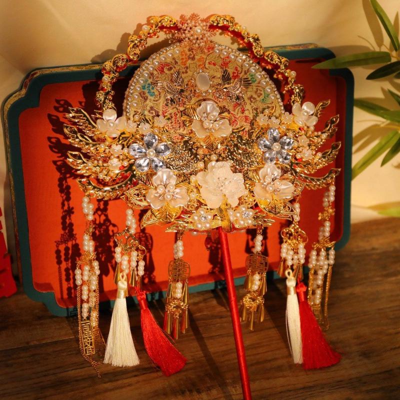 Double-Sided Two-Color Round Fan: Handmade Wedding Gift DIY Kit for the Bride.
Double-Sided Two-Color Round Fan: Handmade Wedding Gift DIY Kit for the Bride.