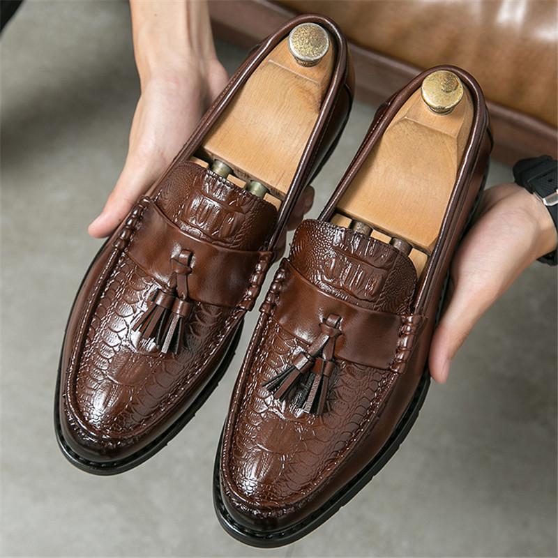 Мужские туфли-слипоны с острым носком, с узором под аллигатора, из лакированной кожи, повседневные, для платья, свадебные, для бизнеса, для выпускного вечера 38
Мужские туфли-слипоны с острым носком, с узором под аллигатора, из лакированной кожи, повседневные, для платья, свадебные, для бизнеса, для выпускного вечера 38