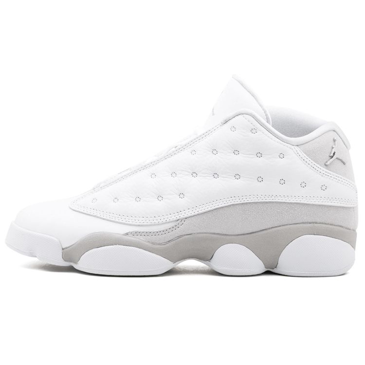 Кроссовки Air Jordan 13 Retro Low GS Pure Money Kids, белые, металлико-серебристые, чисто-платиновые 310811-100
Кроссовки Air Jordan 13 Retro Low GS Pure Money Kids, белые, металлико-серебристые, чисто-платиновые 310811-100
