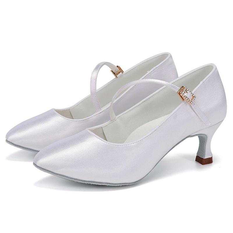 Современные туфли для социальных танцев на среднем каблуке для женщин и девочек, с закрытым носком, для вальса и латиноамериканских танцев, на мягкой подошве, международного стандарта, на каблуке 5 см, для помещений 39 белый
Современные туфли для социальных танцев на среднем каблуке для женщин и девочек, с закрытым носком, для вальса и латиноамериканских танцев, на мягкой подошве, международного стандарта, на каблуке 5 см, для помещений 39 белый