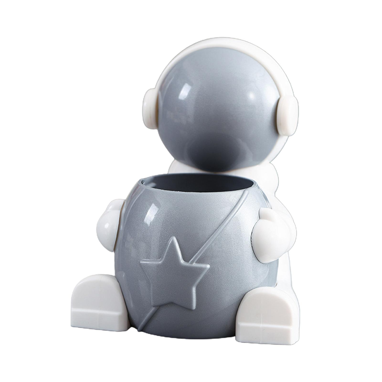 Держатель для ручек в виде астронавта, настольный ящик для хранения косметики, органайзеры для косметики, бытовые принадлежности для помады, ручки для бровей, органайзеры серебряный
Держатель для ручек в виде астронавта, настольный ящик для хранения косметики, органайзеры для косметики, бытовые принадлежности для помады, ручки для бровей, органайзеры серебряный