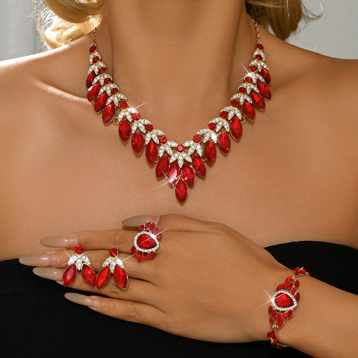 2026 European and American Fashion Crystal Necklace Earrings Jewelry Set Bridal Wedding Dress Fashion Versatile Jewelry 45CM
2026 European and American Fashion Crystal Necklace Earrings Jewelry Set Bridal Wedding Dress Fashion Versatile Jewelry 45CM