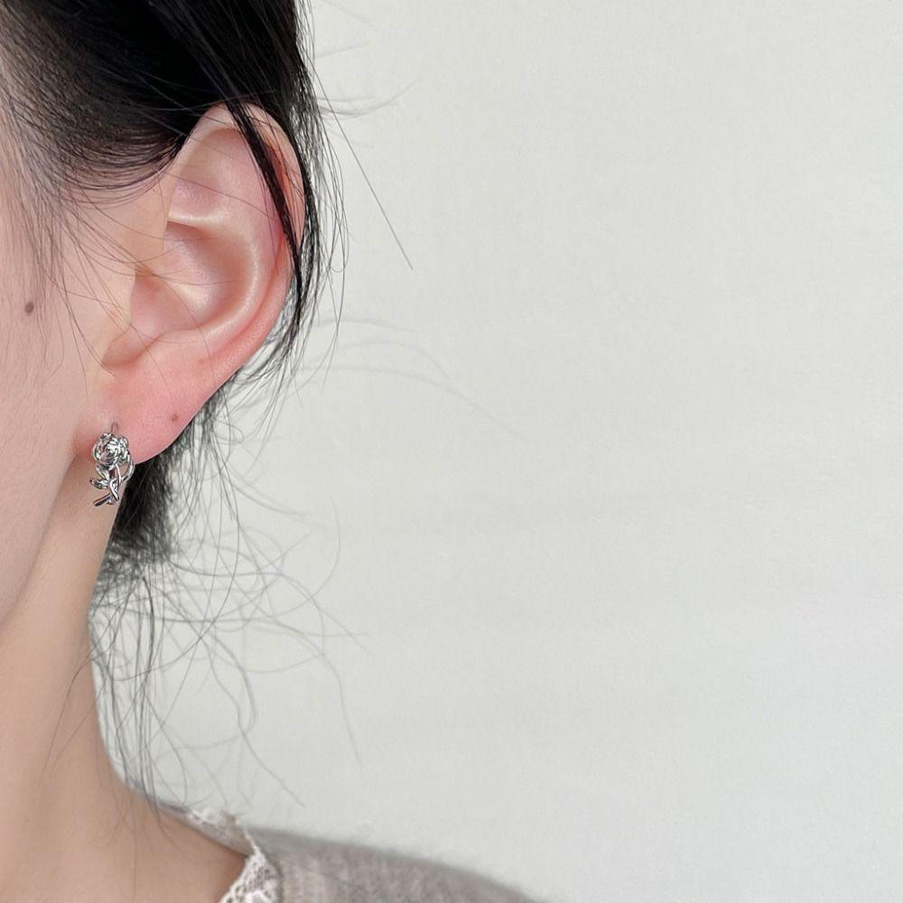 Delicate Rose Flower Earrings Sweet Hoop Earrings Jewelry Accessories Silver Ear Buckle Girl Ear Buckle
Delicate Rose Flower Earrings Sweet Hoop Earrings Jewelry Accessories Silver Ear Buckle Girl Ear Buckle