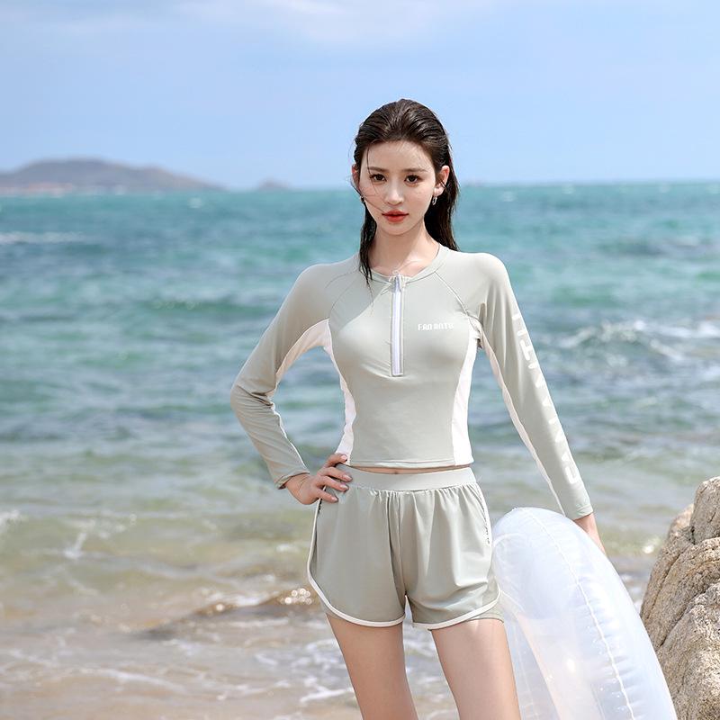Korean Sun Protection Two-Piece Zipper Swimsuit: Conservative, Slimming, Long Sleeve Beachwear for Women M сірий колір
Korean Sun Protection Two-Piece Zipper Swimsuit: Conservative, Slimming, Long Sleeve Beachwear for Women M сірий колір