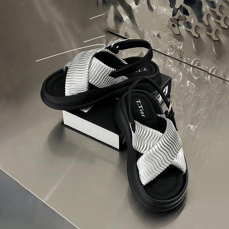 Маленькие сандалии на толстой подошве с перекрещенными ремешками, женские летние 2025, на платформе, с открытым носком, повседневные, с ремешком на одной пряжке, модные, для ношения с юбкой, пляжная обувь 35 серебряный
Маленькие сандалии на толстой подошве с перекрещенными ремешками, женские летние 2025, на платформе, с открытым носком, повседневные, с ремешком на одной пряжке, модные, для ношения с юбкой, пляжная обувь 35 серебряный