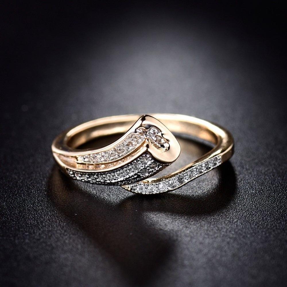 Elegant 18k Gold Plated Rings for Women with Simulated Diamonds Stylish Cubic Zirconia Wedding Band Gift no. 6 золотой
Elegant 18k Gold Plated Rings for Women with Simulated Diamonds Stylish Cubic Zirconia Wedding Band Gift no. 6 золотой