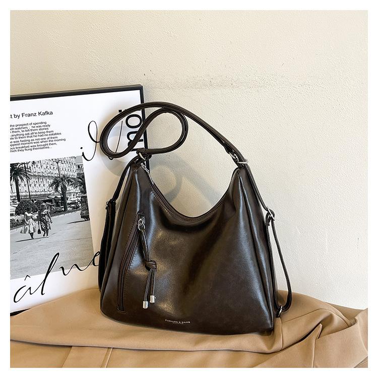 Large Capacity Women s Tote Bag Fashionable Minimalist Double Shoulder Bag Retro Casual Single Shoulder Bag Spring Style
Large Capacity Women s Tote Bag Fashionable Minimalist Double Shoulder Bag Retro Casual Single Shoulder Bag Spring Style