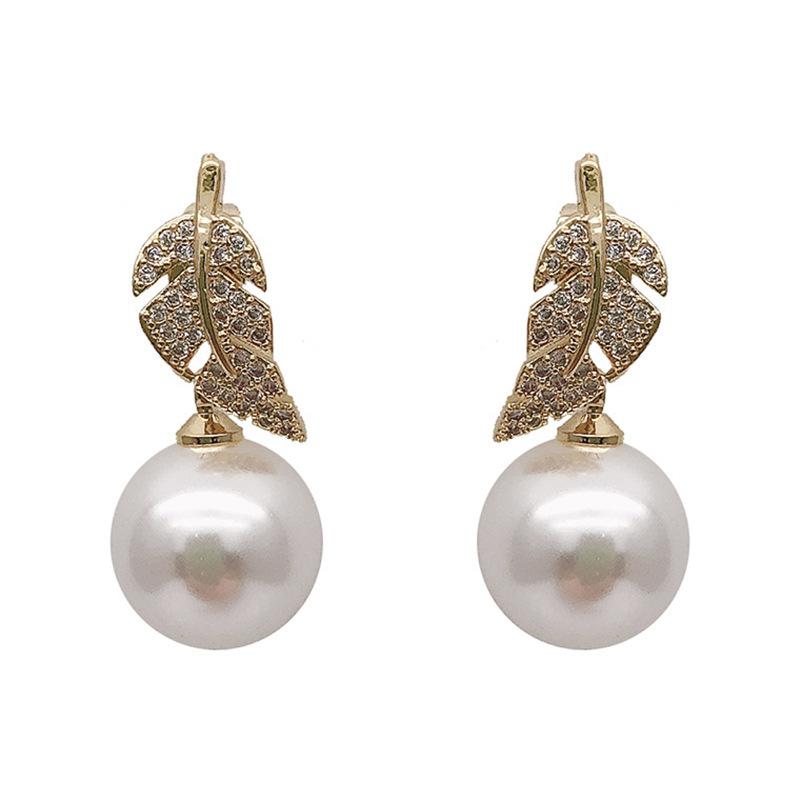 Women’s Drop Earrings with Leaf Design and Simulated Pearl Dangle Lightweight Metal Construction for Daily and Formal Wear One Size
Women’s Drop Earrings with Leaf Design and Simulated Pearl Dangle Lightweight Metal Construction for Daily and Formal Wear One Size