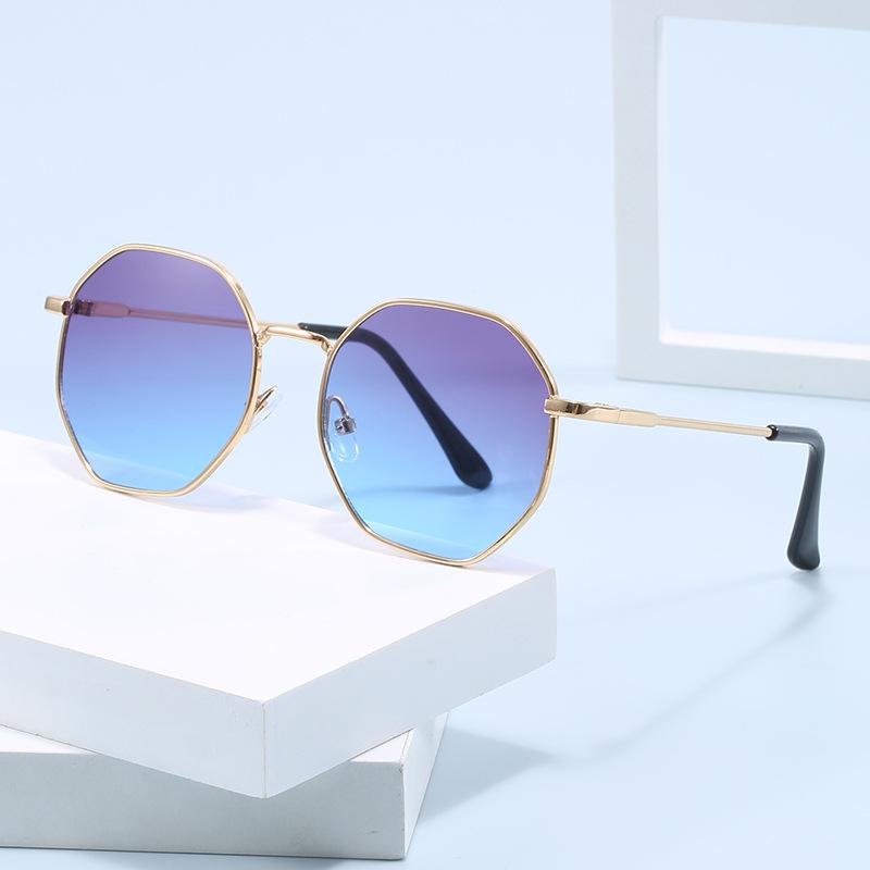 Metal Geometric&Round Frame Fashion Classical Sunglasses For Vacation Decors Photo Props
Metal Geometric&Round Frame Fashion Classical Sunglasses For Vacation Decors Photo Props
