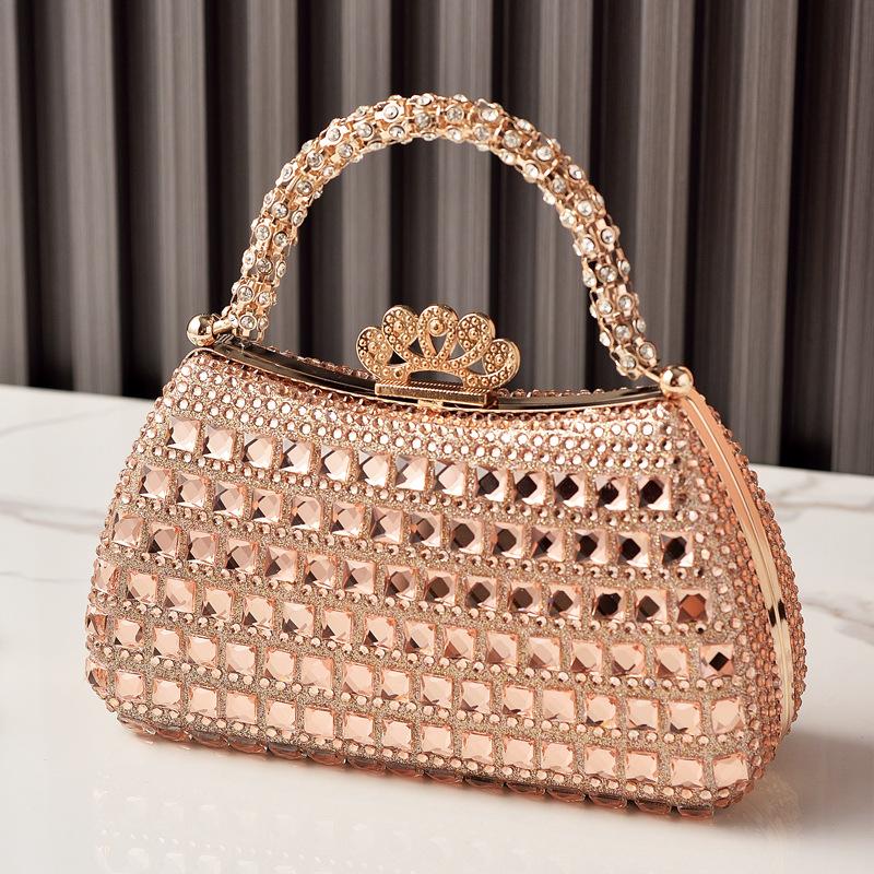 Silver Woman Bag Shine Bling Crown Hasp Diamond Shoulder Bag Crossbody Luxury Designers Rivet Clutch Party Evening Sparkly Purse
Silver Woman Bag Shine Bling Crown Hasp Diamond Shoulder Bag Crossbody Luxury Designers Rivet Clutch Party Evening Sparkly Purse