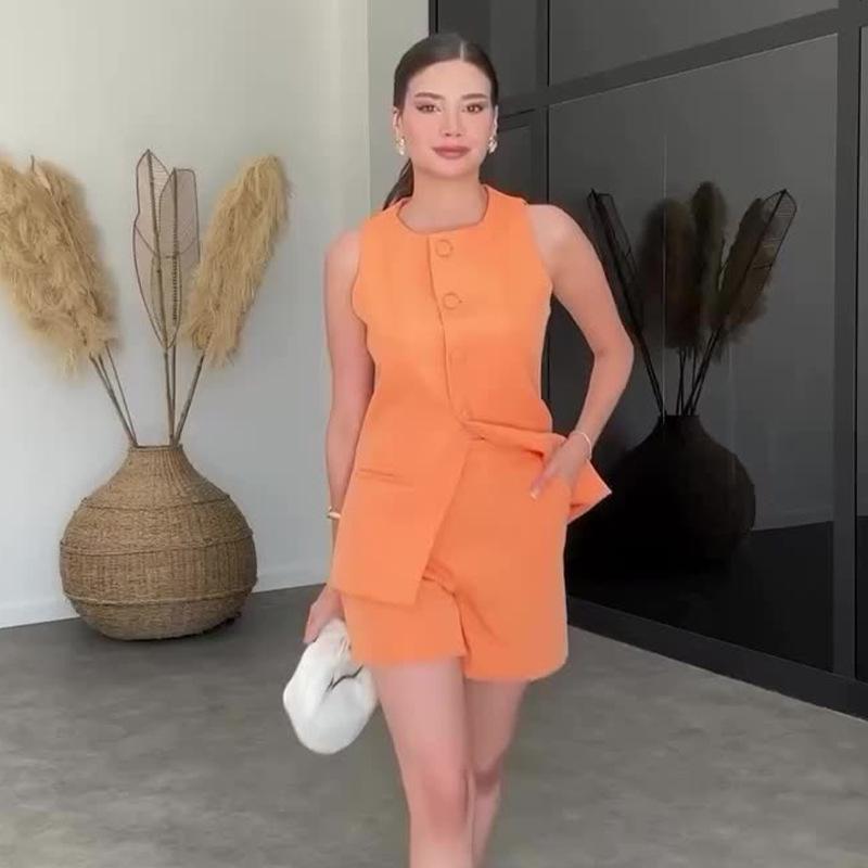 Летний женский однотонный жилет без рукавов и комплект повседневных шорт 2024 S коралловый
Летний женский однотонный жилет без рукавов и комплект повседневных шорт 2024 S коралловый