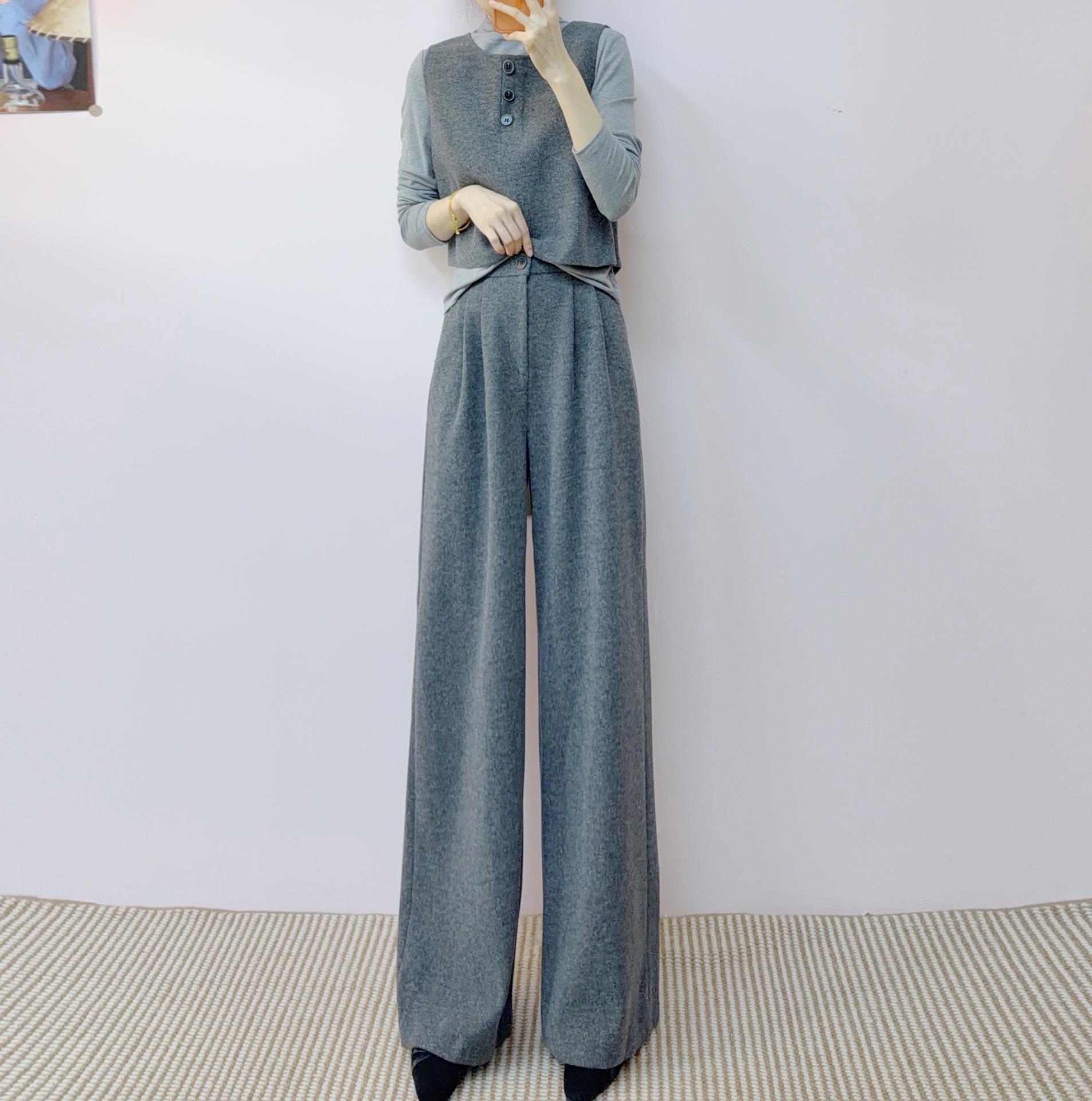2026 Spring/Autumn Casual Three-Piece Set: Vest, Long-Sleeved Base Layer, and Wide-Leg Pants. 2XL (Up to 70 kg)
2026 Spring/Autumn Casual Three-Piece Set: Vest, Long-Sleeved Base Layer, and Wide-Leg Pants. 2XL (Up to 70 kg)