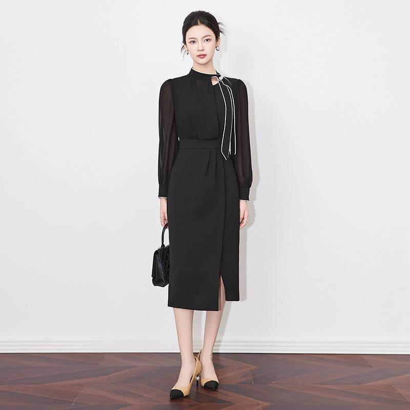 Высококлассное шикарное облегающее платье-миди с круглым вырезом и облегающим талию дизайном Small чёрный
Высококлассное шикарное облегающее платье-миди с круглым вырезом и облегающим талию дизайном Small чёрный