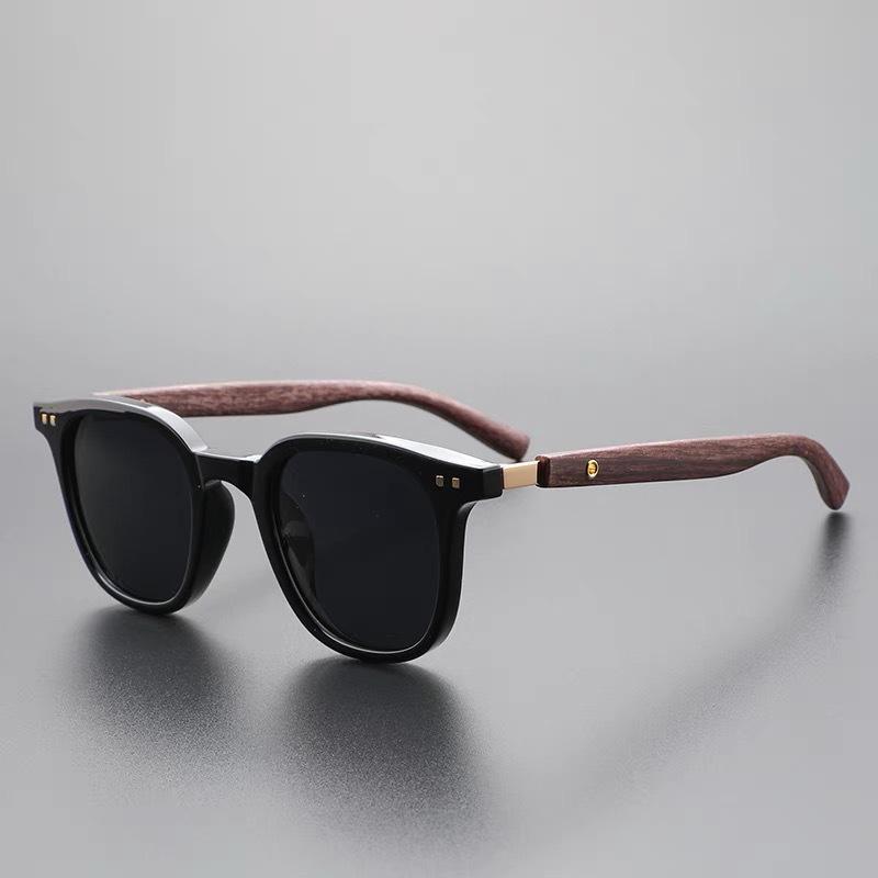 Korean-style sunglasses for men, specifically for driving, outdoor travel, and vacations; beach sunglasses for women, with a high-end feel Bright Black
Korean-style sunglasses for men, specifically for driving, outdoor travel, and vacations; beach sunglasses for women, with a high-end feel Bright Black
