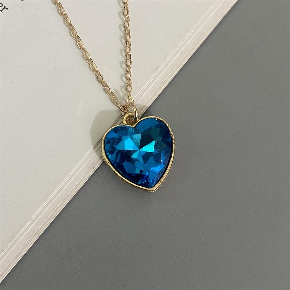 New Big Crystal Love Heart Pendant Necklace Blue Pink Red Clear Color Fashion Women Necklace Gift for Wedding Party
New Big Crystal Love Heart Pendant Necklace Blue Pink Red Clear Color Fashion Women Necklace Gift for Wedding Party