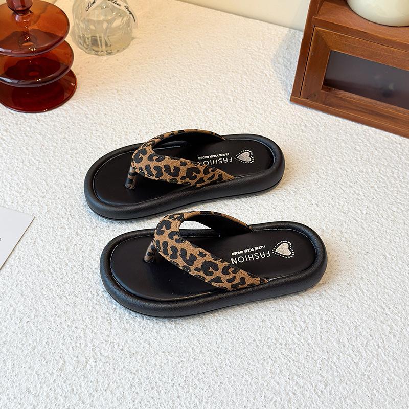 Girls Fashionable Leopard Print Flip-Flops Summer New Soft Sole Outdoor Boys Non-Slip Beach Sandals 30 леопард друку кольору
Girls Fashionable Leopard Print Flip-Flops Summer New Soft Sole Outdoor Boys Non-Slip Beach Sandals 30 леопард друку кольору