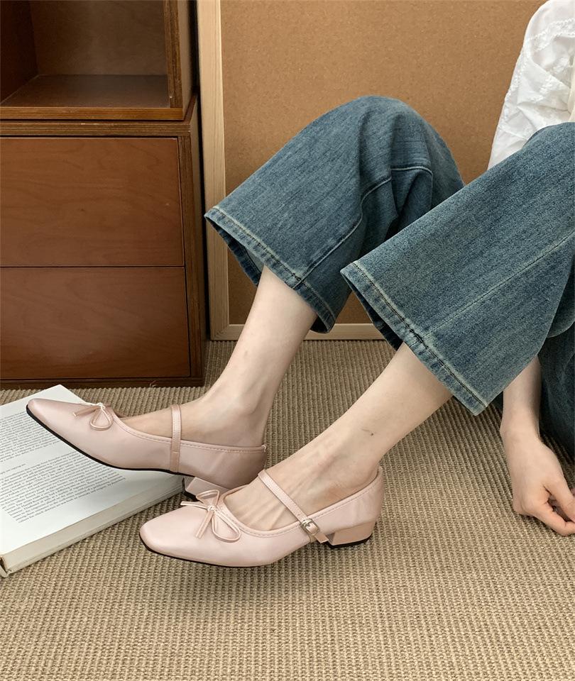 French evening breeze bow niche Mary Jane shoes girl 2025 new thick heel with skirt fairy single shoes ladyshoes 39 рожевий
French evening breeze bow niche Mary Jane shoes girl 2025 new thick heel with skirt fairy single shoes ladyshoes 39 рожевий