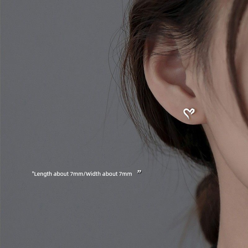 Xiangnan Loving Heart in Sterling Silver Best Selling Niche Style Female Stud Earrings 999 silver Heart stud earrings (two price)
Xiangnan Loving Heart in Sterling Silver Best Selling Niche Style Female Stud Earrings 999 silver Heart stud earrings (two price)