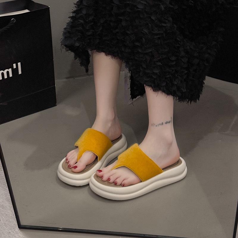 Spring and autumn new fashion platform niche toe flip-flops shoes women wear beach sandals 40 жовтий
Spring and autumn new fashion platform niche toe flip-flops shoes women wear beach sandals 40 жовтий