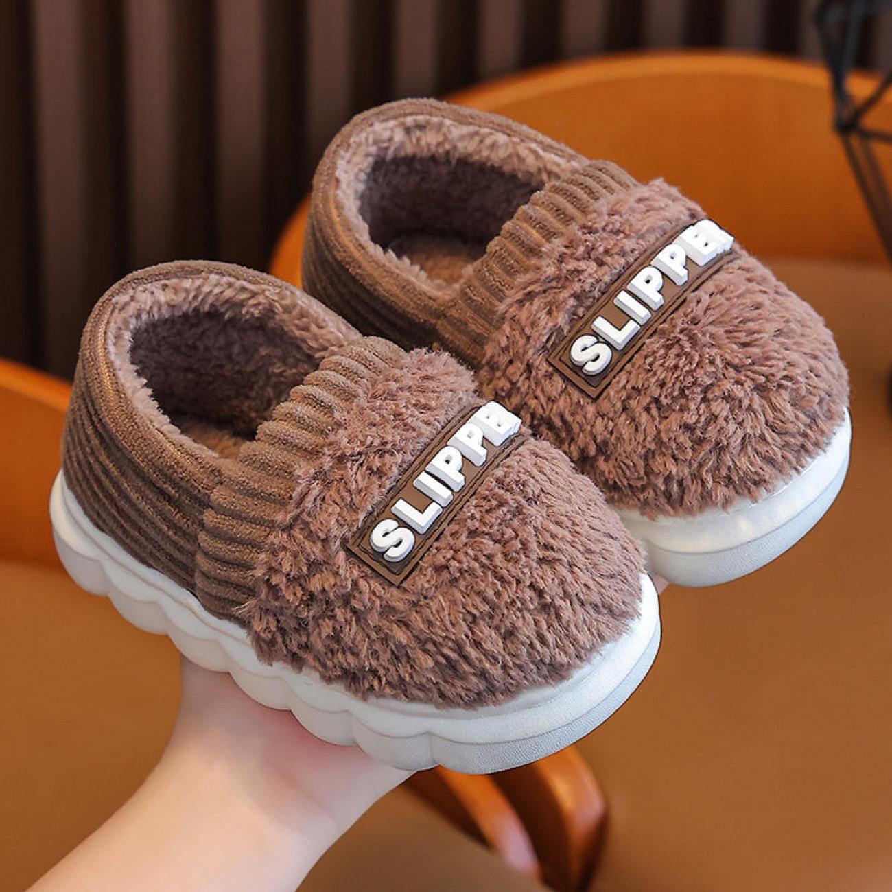 Boys & Girls Slip-On Moccasin Shoes Kids Winter Slippers Non-slip Comfortable Soft Plush Lining Casual Home Indoor Shoes 24 кавовий
Boys & Girls Slip-On Moccasin Shoes Kids Winter Slippers Non-slip Comfortable Soft Plush Lining Casual Home Indoor Shoes 24 кавовий