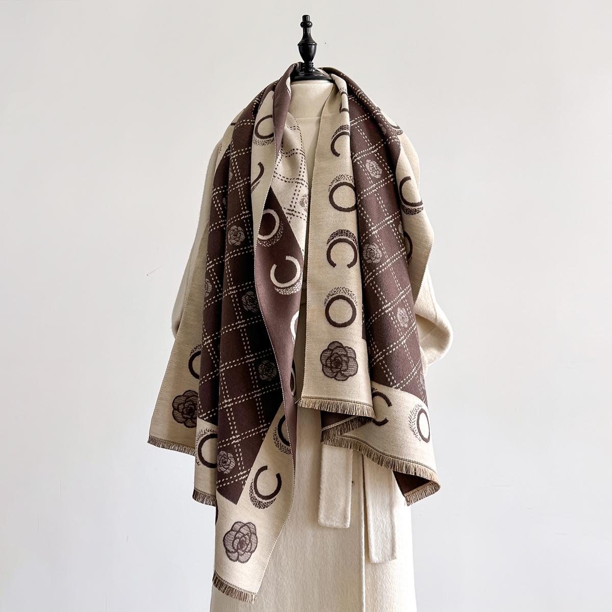 Luxury Designer Winter Blanket Scarf Shawls For Women Warm Pashmina Cashmere Exquisite Floral Print Large Wrap Long Foular
Luxury Designer Winter Blanket Scarf Shawls For Women Warm Pashmina Cashmere Exquisite Floral Print Large Wrap Long Foular