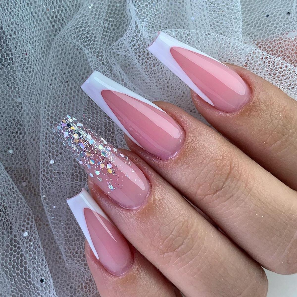 Elegant French White Glitter Gradient Press-on Nails - Long, Tapered, Nude Color Nail Art Tips for a Chic European & American Style
Elegant French White Glitter Gradient Press-on Nails - Long, Tapered, Nude Color Nail Art Tips for a Chic European & American Style