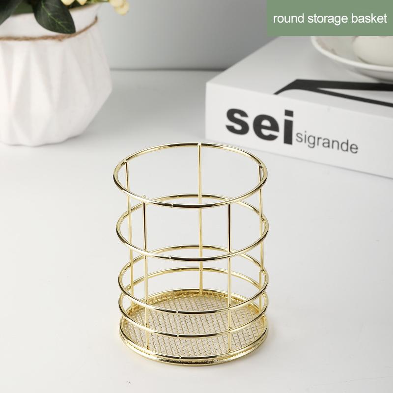 Корзина для хранения из скандинавского золота/розового металла, органайзер для настольных вещей, подставка для косметики, держатель для кистей для макияжа, коробка для хранения ювелирных изделий
Корзина для хранения из скандинавского золота/розового металла, органайзер для настольных вещей, подставка для косметики, держатель для кистей для макияжа, коробка для хранения ювелирных изделий