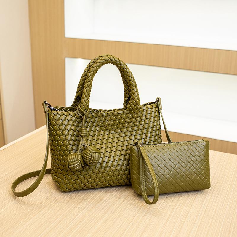 Niche woven vegetable basket, portable tote bag, simple commute, large capacity, child and mother bag, fashionable and versatile messenger bag.
Niche woven vegetable basket, portable tote bag, simple commute, large capacity, child and mother bag, fashionable and versatile messenger bag.
