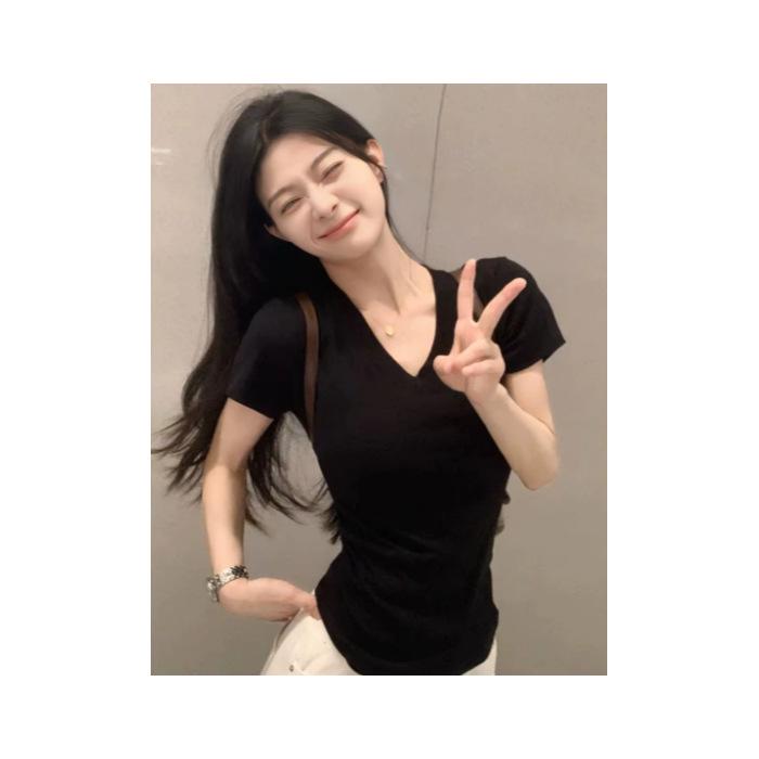 Korean Style Women s Slim-Fit V-Neck Cropped White T-Shirt - Cute, Trendy, and Flattering Summer Top Large
Korean Style Women s Slim-Fit V-Neck Cropped White T-Shirt - Cute, Trendy, and Flattering Summer Top Large