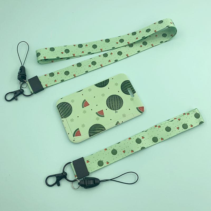 Мультяшный фруктовый дизайн прочный ремешок держатель удостоверения личности для студенческого кампуса автобус метро банк аксессуары
Мультяшный фруктовый дизайн прочный ремешок держатель удостоверения личности для студенческого кампуса автобус метро банк аксессуары