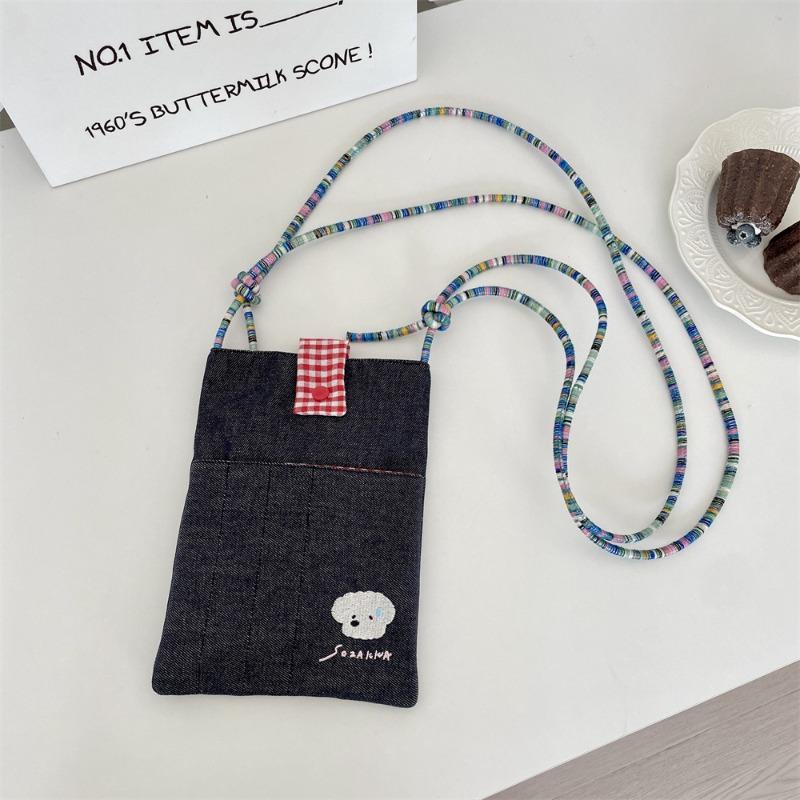 Cute embroidered denim portable small messenger bag commuter leisure bag underarm color matching small shoulder bag
Cute embroidered denim portable small messenger bag commuter leisure bag underarm color matching small shoulder bag
